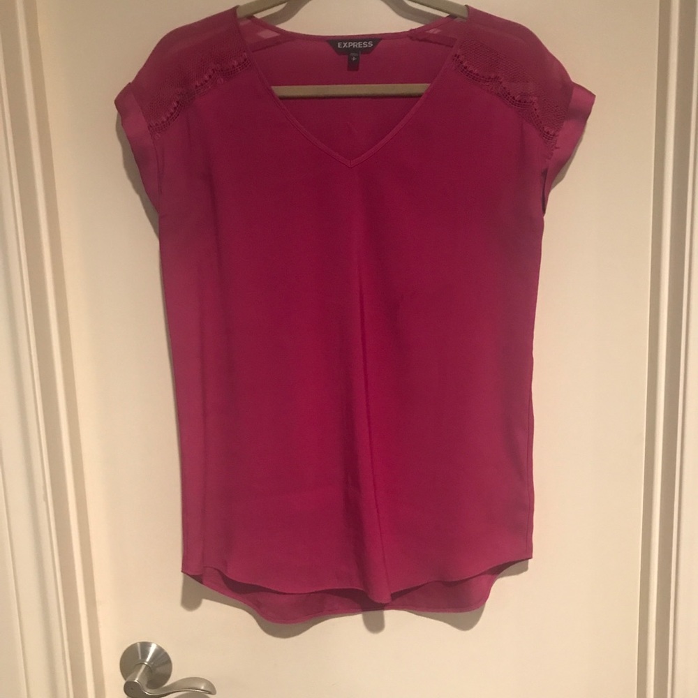 Express vneck